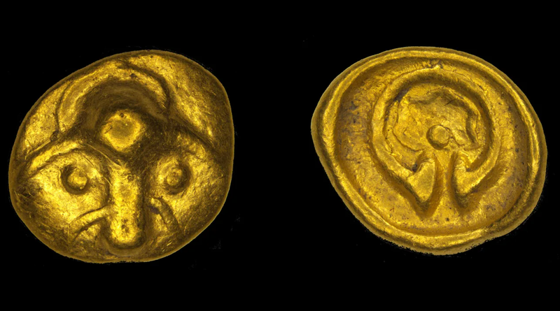 Mặt trước (trái) và mặt sau (phải) của đồng xu cổ. Ảnh: Getty.