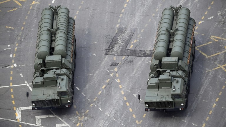 Hệ thống phòng không S-400 của Nga tham gia lễ duyệt binh Ngày Chiến thắng tại Quảng trường Đỏ. Ảnh: Sputnik.