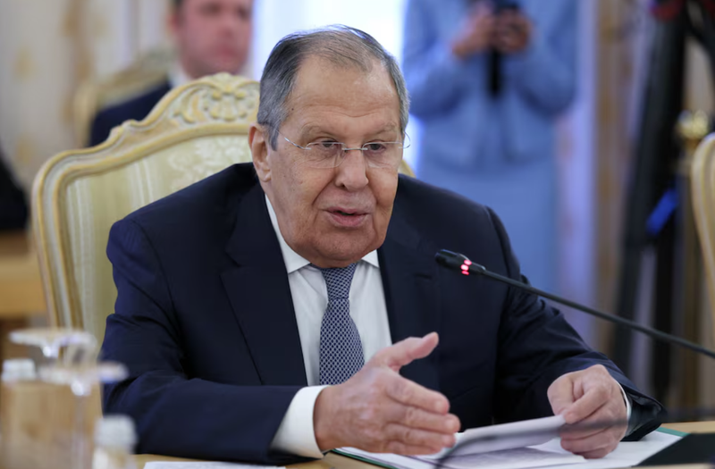 Ngoại trưởng Nga Sergei Lavrov phát biểu trong cuộc họp với người đồng cấp Kazakhstan Ermek Kosherbayev tại Moscow, Nga, ngày 22/10. Ảnh: Reuters.