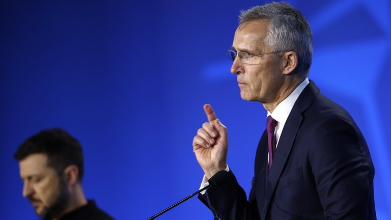 Bộ trưởng Tài chính Na Uy Jens Stoltenberg và Tổng thống Ukraine Vladimir Zelensky, Washington, DC, ngày 11/7/2024. Ảnh: Getty.