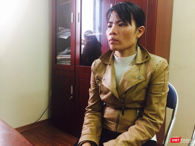 Gương mặt bất lực của người mẹ.