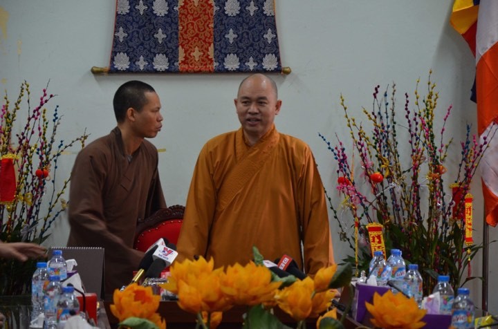 Thượng tọa Thích Đức Thiện nói về sự việc chùa Ba Vàng truyền bá vong báo oán. Ảnh: Như Cương