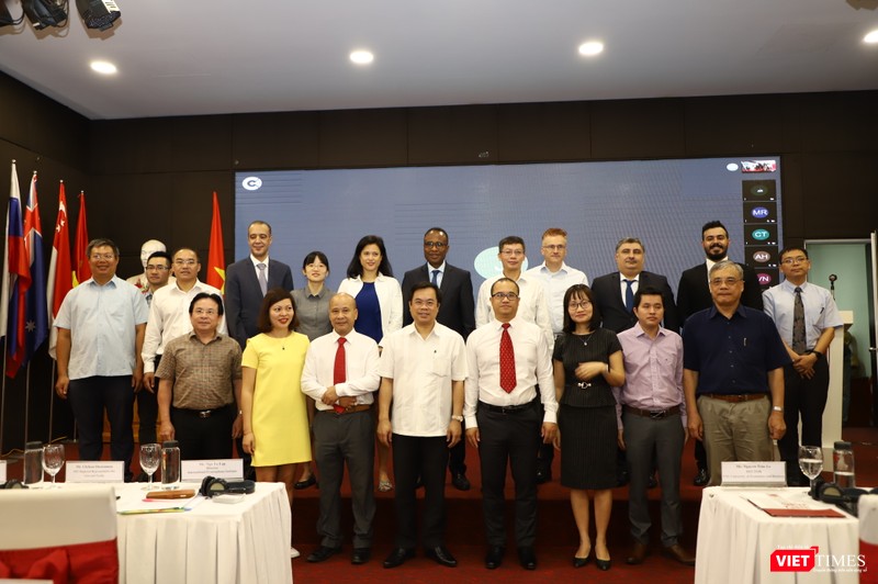 Hội thảo quốc tế do Viện Quốc tế Pháp ngữ (IFI) phối hợp với Trường Đại học Kinh tế - Đại học Quốc gia Hà Nội (USB) và Viện Phát triển doanh nghiệp tổ chức tại Đại học Quốc gia Hà Nội. Hội thảo quốc tế do Viện Quốc tế Pháp ngữ (IFI) phối hợp với Trường Đại học Kinh tế - Đại học Quốc gia Hà Nội (USB) và Viện Phát triển doanh nghiệp tổ chức tại Đại học Quốc gia Hà Nội.