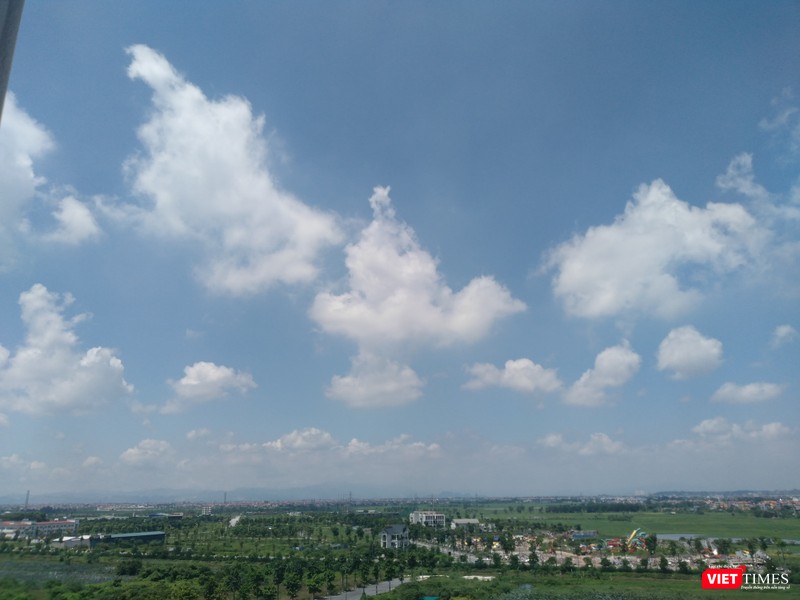 Vị thần cưỡi chim trong những áng mây trắng bồng bềnh giữa trưa ngày 23/8/2020. Vị thần cưỡi chim trong những áng mây trắng bồng bềnh giữa trưa ngày 23/8/2020.