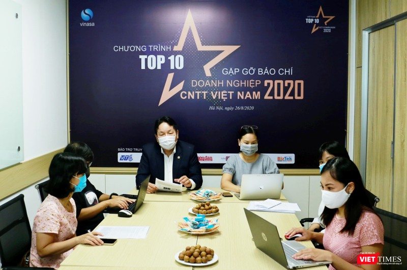 Họp báo phát động chương trình Top 10 doanh nghiệp ICT Việt Nam 2020 diễn ra dưới hình thức trực tuyến. Họp báo phát động chương trình Top 10 doanh nghiệp ICT Việt Nam 2020 diễn ra dưới hình thức trực tuyến.