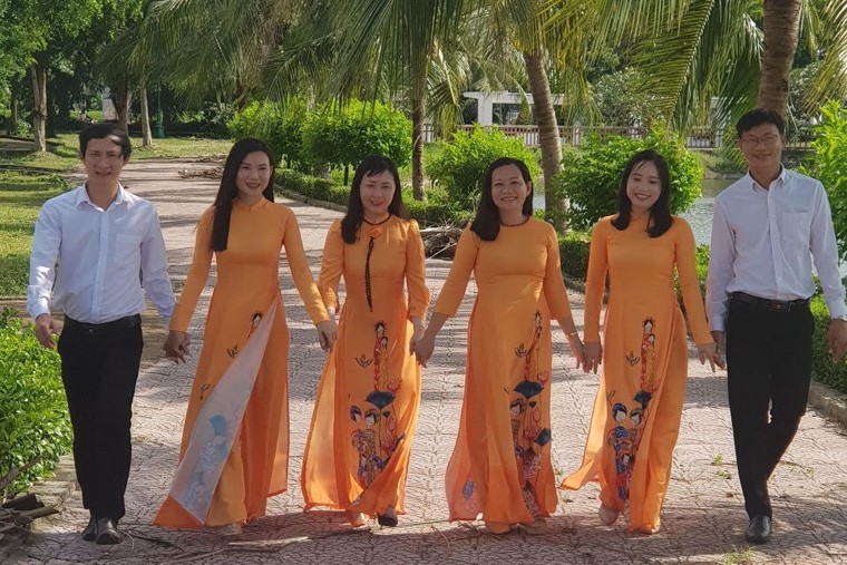 Các cán bộ ngành TT&TT góp mặt trong MV "Ánh sao nơi đầu tuyến" Các cán bộ ngành TT&TT góp mặt trong MV