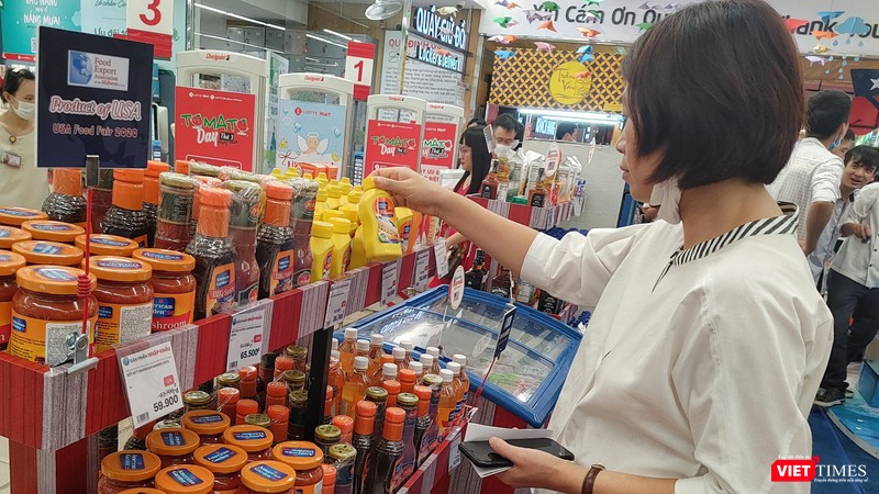 Gian hàng trưng bày giới thiệu sản phẩm tại Hội chợ thực phẩm Hoa Kỳ. Gian hàng trưng bày giới thiệu sản phẩm tại Hội chợ thực phẩm Hoa Kỳ.