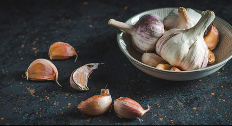 Tỏi sống còn được sử dụng như vị thuốc phòng cảm lạnh (Ảnh: NDTV Food)