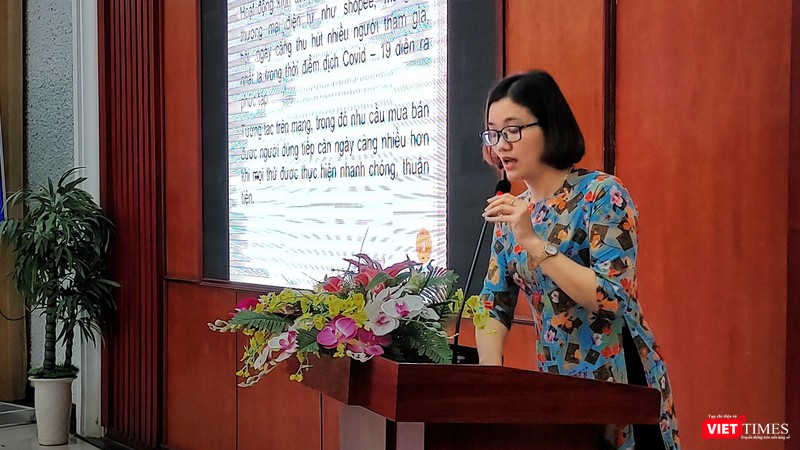 ThS. Nguyễn Thị Vân Trang thuyết trình về nghiên cứu tại Hội thảo. ThS. Nguyễn Thị Vân Trang thuyết trình về nghiên cứu tại Hội thảo.