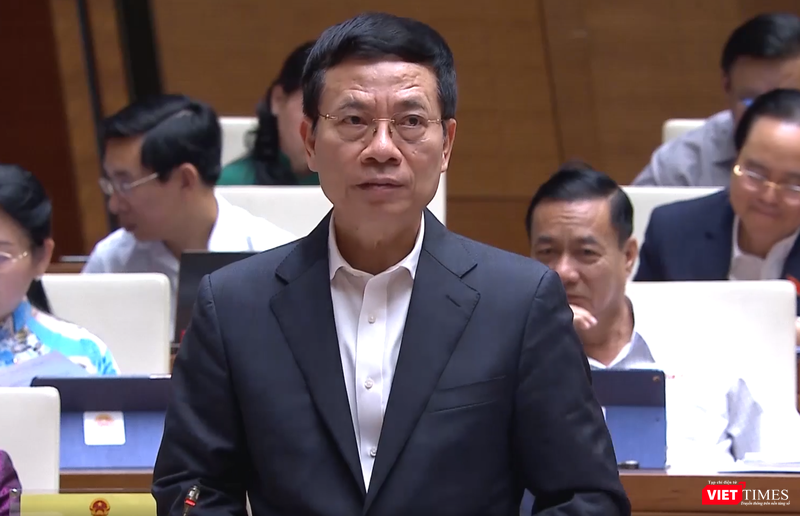 Bộ trưởng Bộ TT&amp;TT Nguyễn Mạnh Hùng.