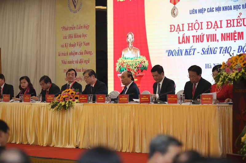 Thủ tướng Nguyễn Xuân Phúc cùng lãnh đạo các cơ quan nhà nước tham dự đại hội. Thủ tướng Nguyễn Xuân Phúc cùng lãnh đạo các cơ quan nhà nước tham dự đại hội.