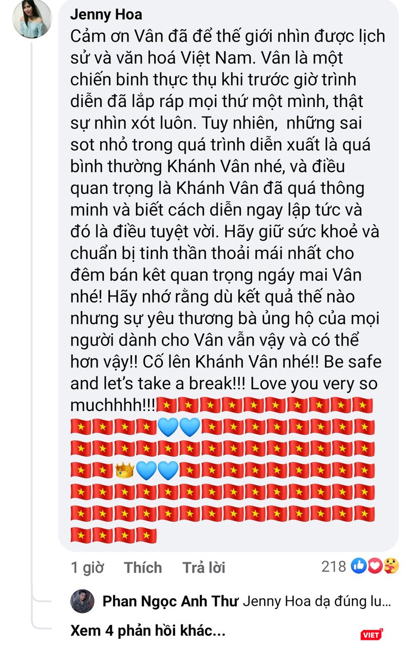 Người hâm mộ nước nhà động viên Khánh Vân. Người hâm mộ nước nhà động viên Khánh Vân.