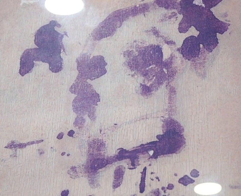 Bức tranh bằng máu của họa sĩ Lê Duy Ứng. Bức tranh bằng máu của họa sĩ Lê Duy Ứng.