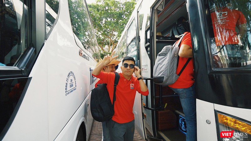 Từ xe ô tô ... Từ xe ô tô ...