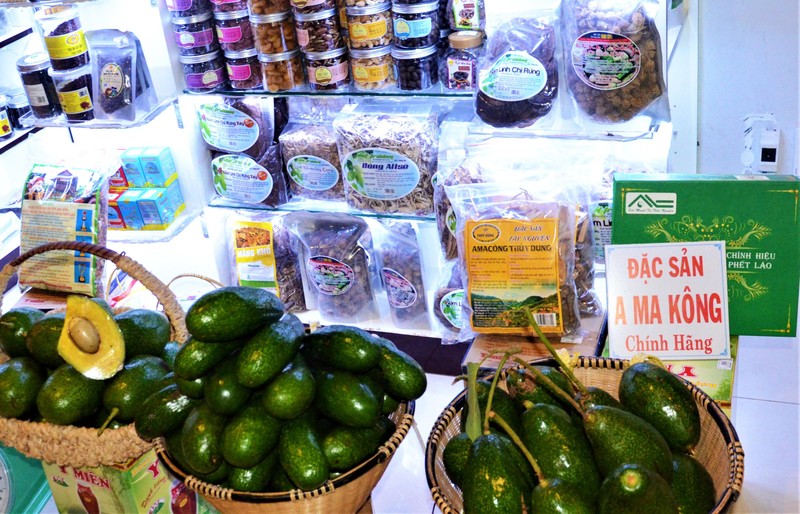 Thật giả lẫn lộn ở quầy hàng sân bay Thật giả lẫn lộn ở quầy hàng sân bay