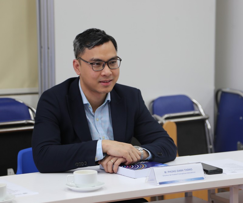 Ông Phùng Danh Thắng - Viện trưởng Khoa Quốc tế Pháp ngữ (ĐHQGHN) Ông Phùng Danh Thắng - Viện trưởng Khoa Quốc tế Pháp ngữ (ĐHQGHN)