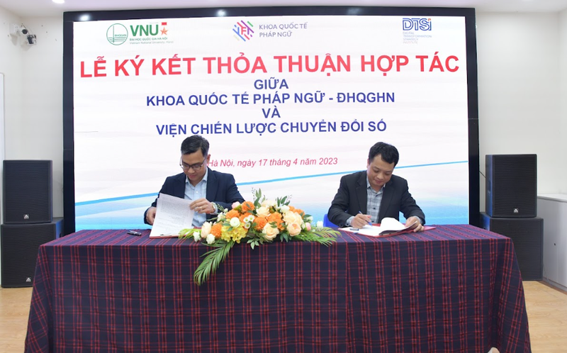 Ông Phùng Danh Thắng - Viện trưởng IFI và ông Lê Nguyễn Trường Giang - Viện trưởng DTSI ký kết biên bản ghi nhớ hợp tác (MOU) Ông Phùng Danh Thắng - Viện trưởng IFI và ông Lê Nguyễn Trường Giang - Viện trưởng DTSI ký kết biên bản ghi nhớ hợp tác (MOU)