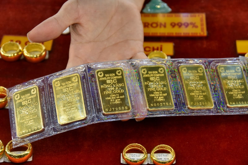 Vàng miếng SJC tăng 200.000 đồng/lượng ở cả 2 chiều vào so với phiên cuối tuần trước. Ảnh minh hoạ.