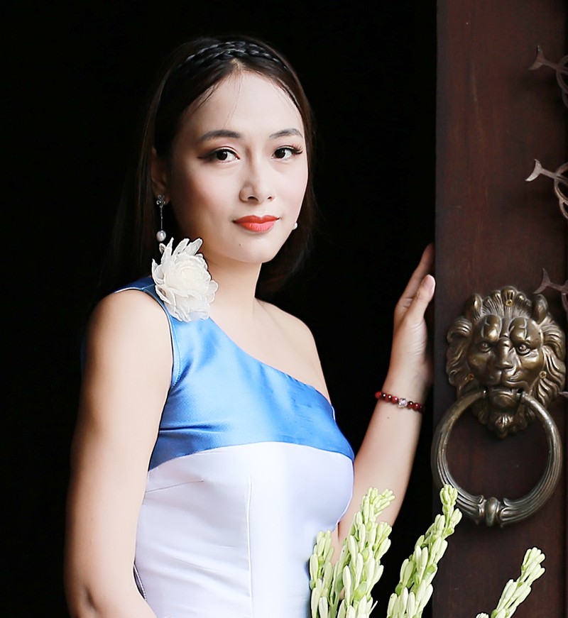 Á hậu Thu Hiền kể sự tích “Cá chép hóa rồng” qua bộ ảnh mới ảnh 2 Á hậu Thu Hiền kể sự tích “Cá chép hóa rồng” qua bộ ảnh mới ảnh 2
