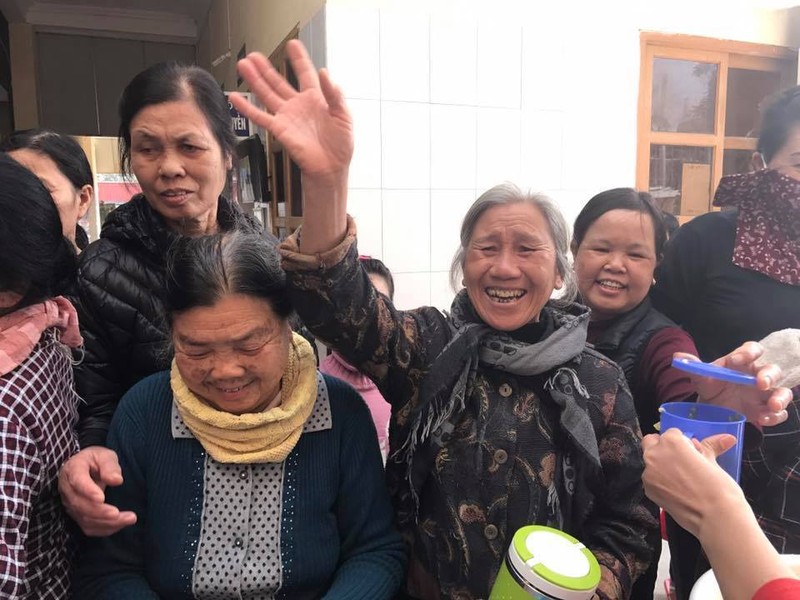 “Ngọn lửa” làm ấm lòng những bệnh nhân nghèo ảnh 3 “Ngọn lửa” làm ấm lòng những bệnh nhân nghèo ảnh 3