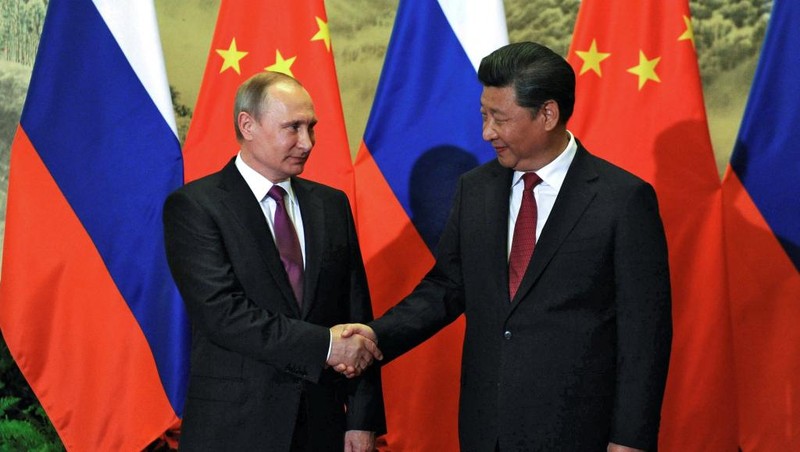 Ông Nguyễn Trần Bạt: Nói thẳng ra thì ông Putin và ông Tập Cận Bình là cơ hội của ông Trump, nếu không có hai nhân vật chiến lược tầm cỡ như thế thì cuộc chơi này ông Trump không có kẻ đối thoại. Ông Nguyễn Trần Bạt: Nói thẳng ra thì ông Putin và ông Tập Cận Bình là cơ hội của ông Trump, nếu không có hai nhân vật chiến lược tầm cỡ như thế thì cuộc chơi này ông Trump không có kẻ đối thoại.