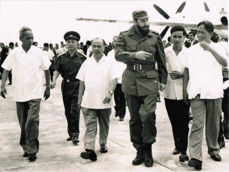 Fidel Castro: "Chúng ta cần bày tỏ niềm tin tưởng hoàn toàn và tuyệt đối đối với Chính phủ, Đảng Cộng sản Việt Nam và MTDTGPMN Việt Nam" Fidel Castro: "Chúng ta cần bày tỏ niềm tin tưởng hoàn toàn và tuyệt đối đối với Chính phủ, Đảng Cộng sản Việt Nam và MTDTGPMN Việt Nam"
