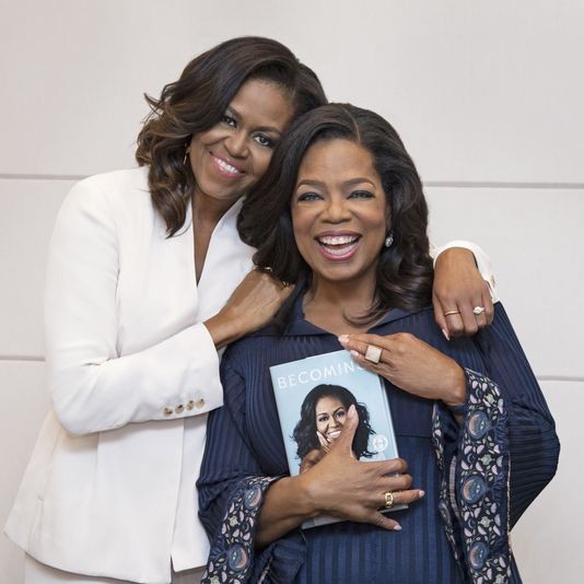 Michelle Obama và nữ hoàng truyền hình Oprah Winfrey
