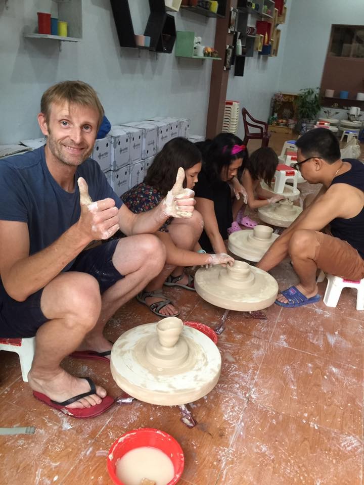Trải nghiệm của du khách tại xưởng gốm