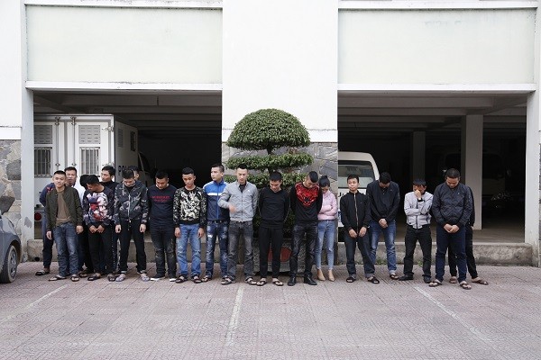 Các đối tượng tại cơ quan công an.