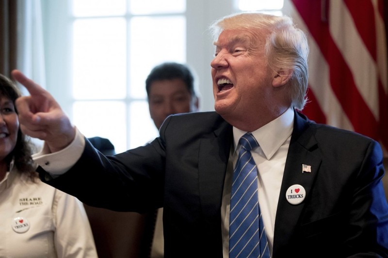 “Tôi là một người vô tội bị một số người rất xấu, mâu thuẫn và tham nhũng trong một cuộc săn phù thủy bất hợp pháp mà không bao giờ được phép bắt đầu”- Tổng thống Trump viết trên Twitter hôm 03/3/2019 “Tôi là một người vô tội bị một số người rất xấu, mâu thuẫn và tham nhũng trong một cuộc săn phù thủy bất hợp pháp mà không bao giờ được phép bắt đầu”- Tổng thống Trump viết trên Twitter hôm 03/3/2019