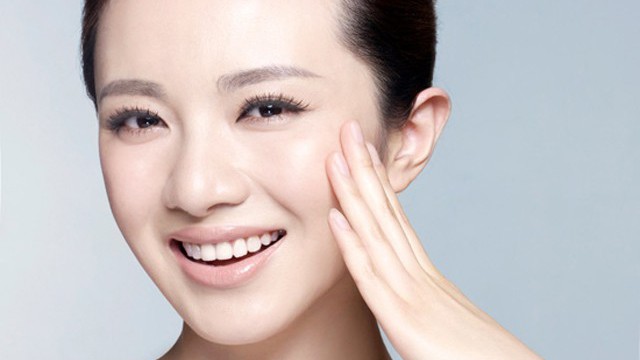 Việc ăn uống điều độ và có giấc ngủ ngon cũng tạo cho làn da khỏe khoắn và sáng đẹp hơn. Việc ăn uống điều độ và có giấc ngủ ngon cũng tạo cho làn da khỏe khoắn và sáng đẹp hơn.