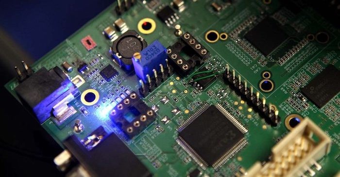 Kể từ năm ngoái, lệnh cấm bán các sản phẩm vi mạch và đình chỉ hỗ trợ kỹ thuật của Mỹ đã khiến nhiều công ty công nghệ cao Trung Quốc bị tê liệt. (Ảnh: Justin Sullivan) Kể từ năm ngoái, lệnh cấm bán các sản phẩm vi mạch và đình chỉ hỗ trợ kỹ thuật của Mỹ đã khiến nhiều công ty công nghệ cao Trung Quốc bị tê liệt. (Ảnh: Justin Sullivan)