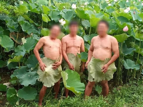 Những hình ảnh rất phản cảm được tung đầy trên các trang mạng Những hình ảnh rất phản cảm được tung đầy trên các trang mạng
