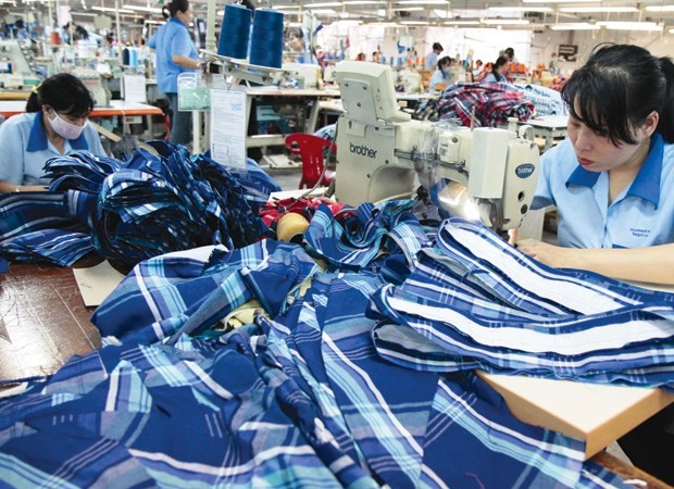 Thực lòng không ai mong muốn làm thêm 400 hay 500 giờ/ năm cả. Rất bất đắc dĩ phải cần làm như vậy bởi vật tư, hàng hóa luôn vận hành theo cơ chế thị trường, luôn biến động khôn lường.