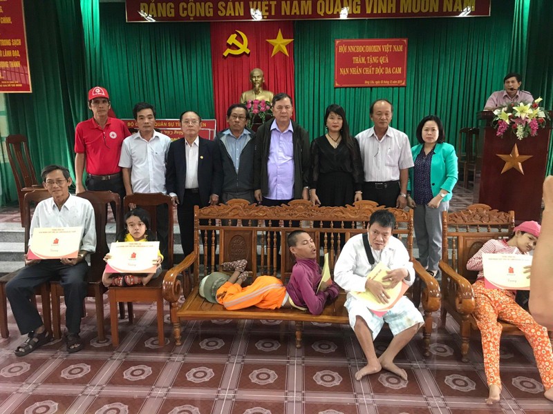 Tặng quà tại huyện SC tỉnh Phú Yên. Tặng quà tại huyện SC tỉnh Phú Yên.