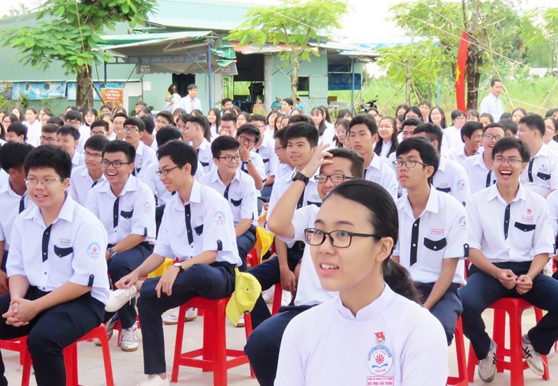 Nên chăng có kỳ nghỉ Xuân dài hơn thường lệ, và khoảng nghỉ này sẽ được khấu trừ vào tổng quỹ thời gian nghỉ hàng năm? Nên chăng có kỳ nghỉ Xuân dài hơn thường lệ, và khoảng nghỉ này sẽ được khấu trừ vào tổng quỹ thời gian nghỉ hàng năm?