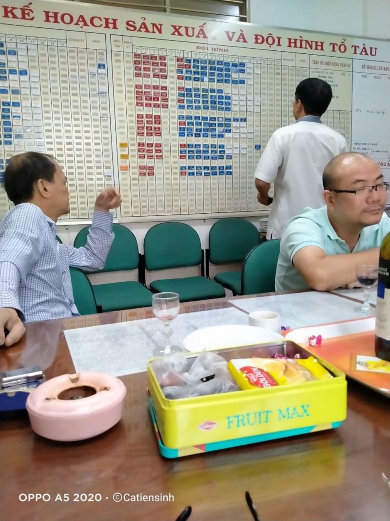 Đội hình lên ban của trạm công tác trên tàu Sài Gòn