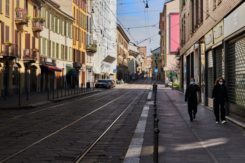 Italia trở thành tâm dịch lớn thứ hai trên thế giới. Ảnh được chụp tại Milan..