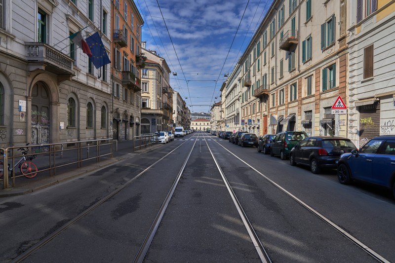 Đường phố Milan, Italia vắng lặng giữa đại dịch SARS-COV-2 (Ảnh: Mick De Paola/Unsplash) Đường phố Milan, Italia vắng lặng giữa đại dịch SARS-COV-2 (Ảnh: Mick De Paola/Unsplash)