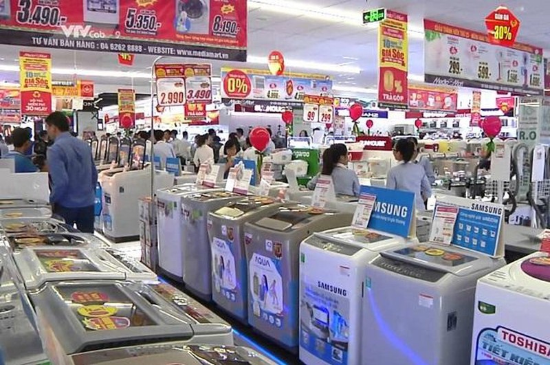 Người tiêu dùng bắt đầu giảm tần suất đi đến siêu thị và các cửa hàng để trực tiếp mua sắm. Người tiêu dùng bắt đầu giảm tần suất đi đến siêu thị và các cửa hàng để trực tiếp mua sắm.