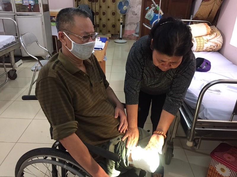 Với tình yêu thương cao đẹp thì dù có khó khăn vất vả đến đâu con người cũng chiến thắng được bệnh tật- Ảnh nhan vật cung cấp. Với tình yêu thương cao đẹp thì dù có khó khăn vất vả đến đâu con người cũng chiến thắng được bệnh tật- Ảnh nhan vật cung cấp.