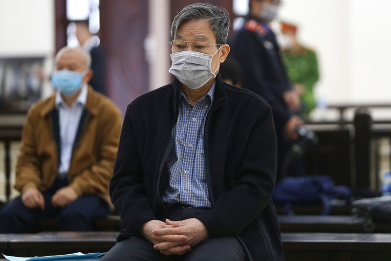 Ông Nguyễn Bắc Son nghe đọc luận tội trong sáng 24/4. Ảnh: Phạm Dự (VNexpress)