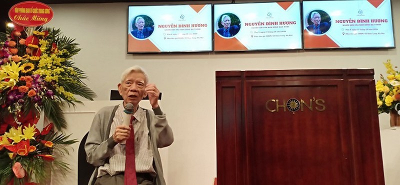 Ông Nguyễn Đình Hương nhớ lại những chặng đường hoạt động cách mạng của mình. Ông Nguyễn Đình Hương nhớ lại những chặng đường hoạt động cách mạng của mình.