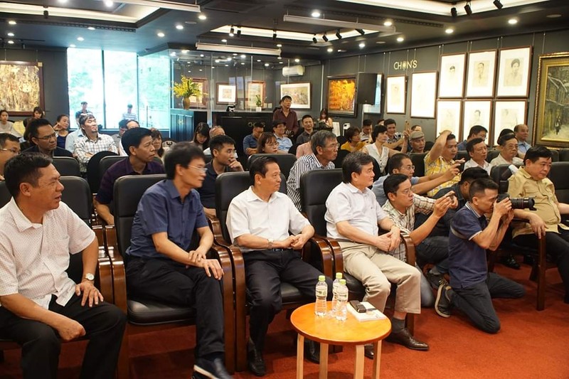 Nhà Đấu giá Nghệ thuật Chọn, 63 Hàm Long không còn một chỗ trống. Nhà Đấu giá Nghệ thuật Chọn, 63 Hàm Long không còn một chỗ trống.