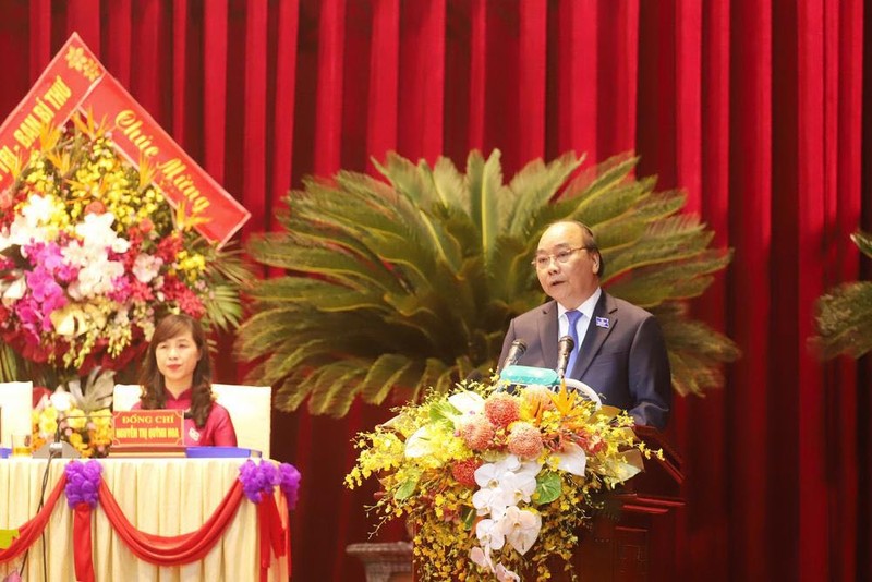 Thủ tướng Nguyễn Xuân Phúc: "phải cải thiện hơn nữa, phải nằm trong tốp 10 thì mới mong hấp dẫn các nhà đầu tư" (Ảnh: PVT) Thủ tướng Nguyễn Xuân Phúc: "phải cải thiện hơn nữa, phải nằm trong tốp 10 thì mới mong hấp dẫn các nhà đầu tư" (Ảnh: PVT)