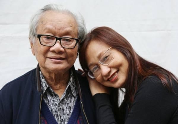 Với vợ ông- Lê Anh Thúy.