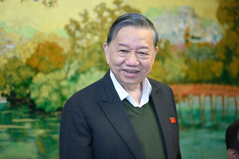Tổng Bí thư Tô Lâm đã lần đầu tiên dùng khái niệm “Bộ tứ trụ cột” để chỉ bốn nghị quyết trung tâm do Bộ Chính trị ban hành trong sáu tháng qua: Nghị quyết 57 về khoa học và công nghệ; Nghị quyết 59 về hội nhập quốc tế; Nghị quyết 66 về cải cách pháp luật; và Nghị quyết 68 về phát triển kinh tế tư nhân. TL02.jpg