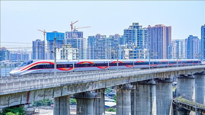 Mạng lưới đường sắt cao tốc của Trung Quốc hiện được đánh giá là lớn nhất và hiện đại nhất thế giới. 02.jpg