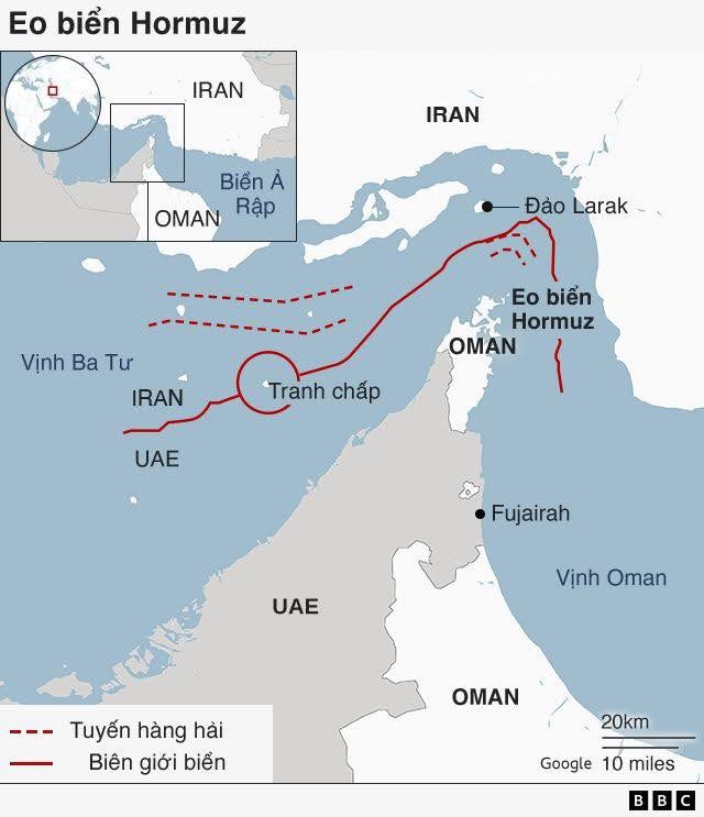 Eo biển Hormuz chỉ rộng khoảng 40 km tại điểm hẹp nhất, nhưng lại có tầm quan trọng chiến lược hàng đầu thế giới. Theo Cơ quan Thông tin Năng lượng Mỹ (EIA), mỗi ngày có khoảng 17–20 triệu thùng dầu thô, tương đương 20–30% tổng sản lượng dầu giao dịch trên thế giới, đi qua tuyến này. 01.jpg