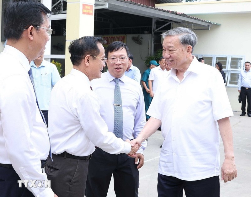 Chiều 29/6/2025, Tổng bí thư Tô Lâm và Đoàn công tác Trung ương đến khảo sát thực tế mô hình tổ chức chính quyền địa phương 2 cấp tại phường Xuân Hòa, Thành phố Hồ Chí Minh. Ảnh TTXVN. 01 Chiều 2962025, Tổng Bí thư Tô Lâm và Đoàn công tác Trung ương đến khảo sát thực tế mô hình tổ chức chính quyền địa phương 2 cấp tại phường Xuân Hòa, Thành phố Hồ Chí Minh..jpg